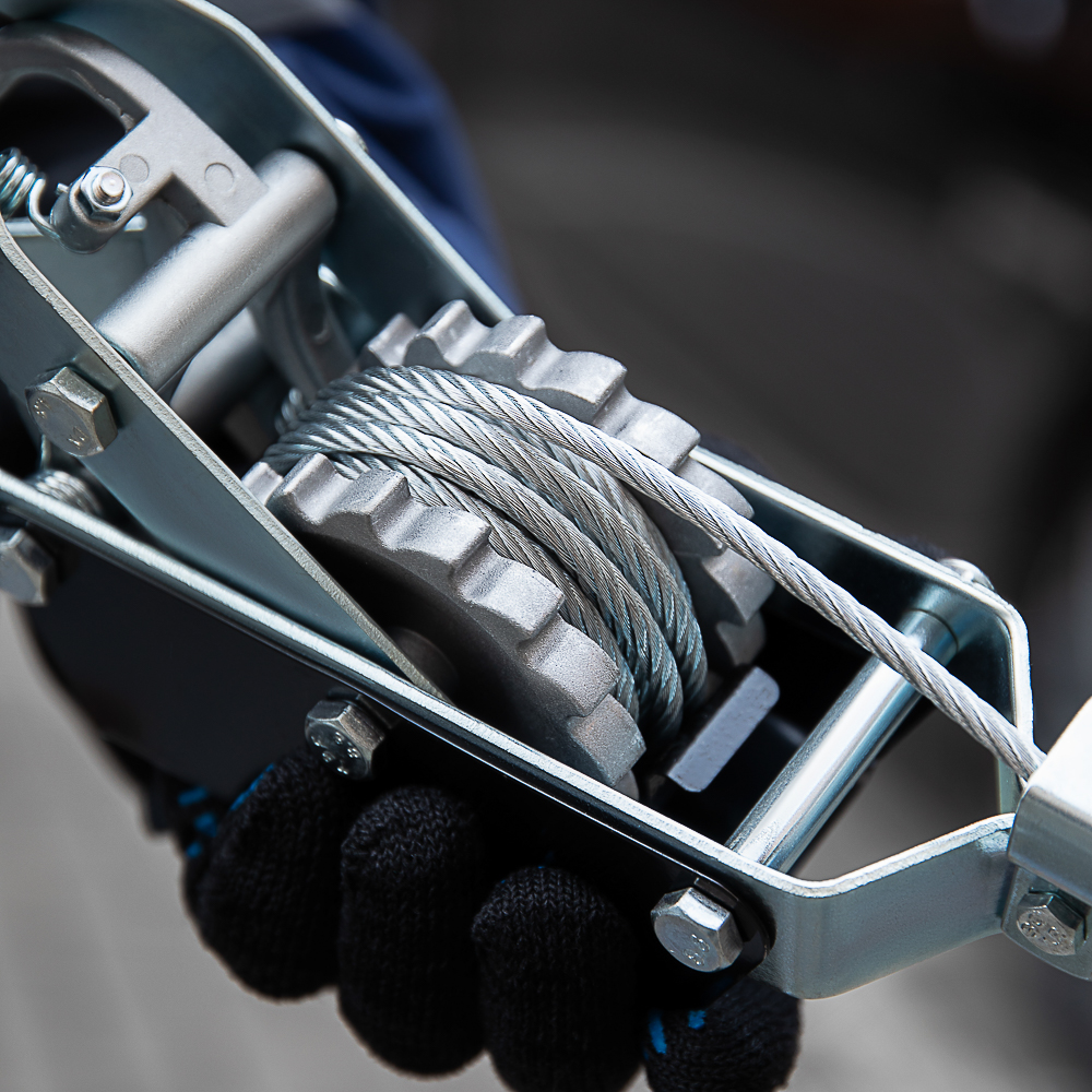 ЕРМАК Лебедка ручная рычажная X-Pro 2т, 3 крюка, арт.№ 737-079