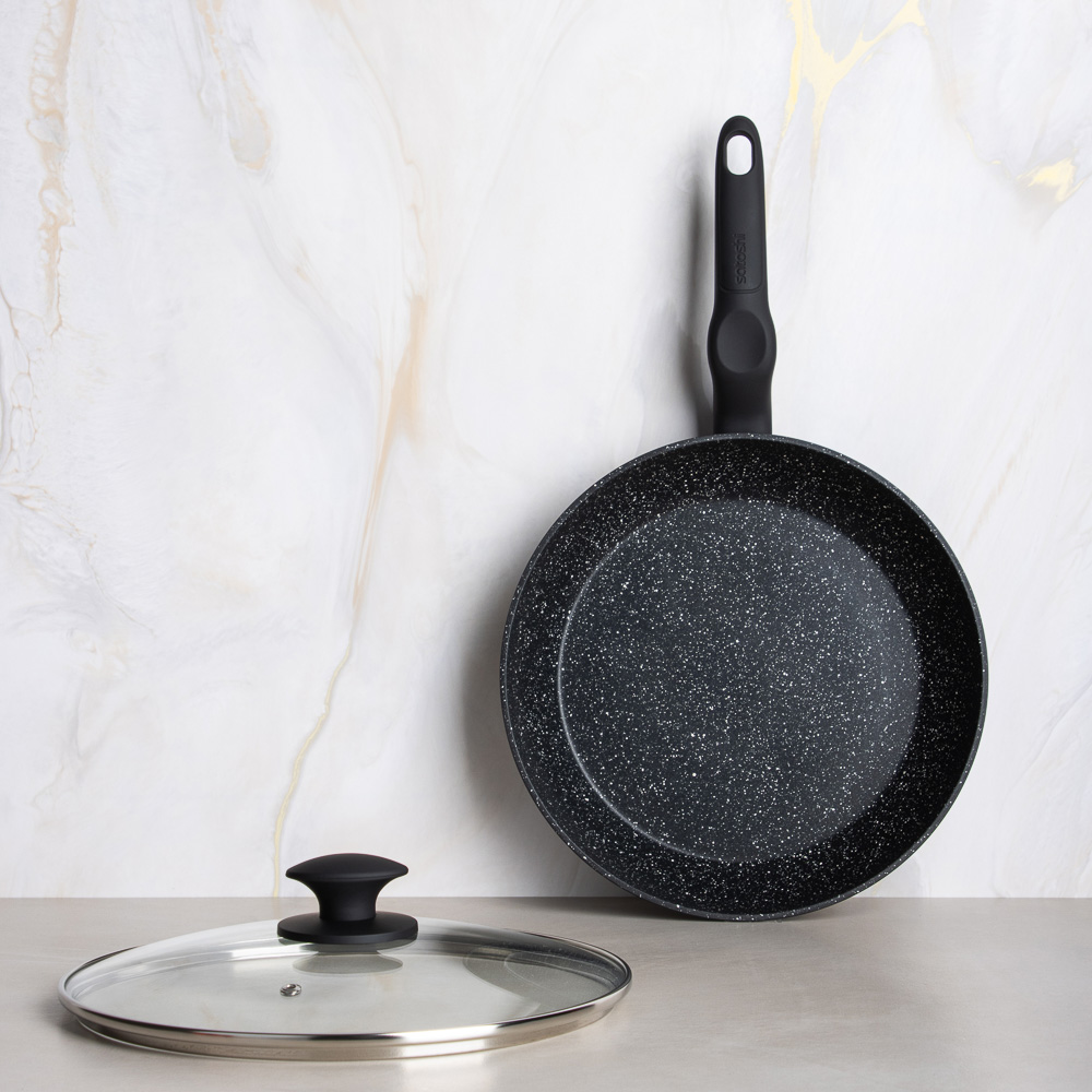 SATOSHI Стоун Сковорода литая с крышкой d26см, антипригарное покрытие мрамор, индукция, арт.№ 846-676