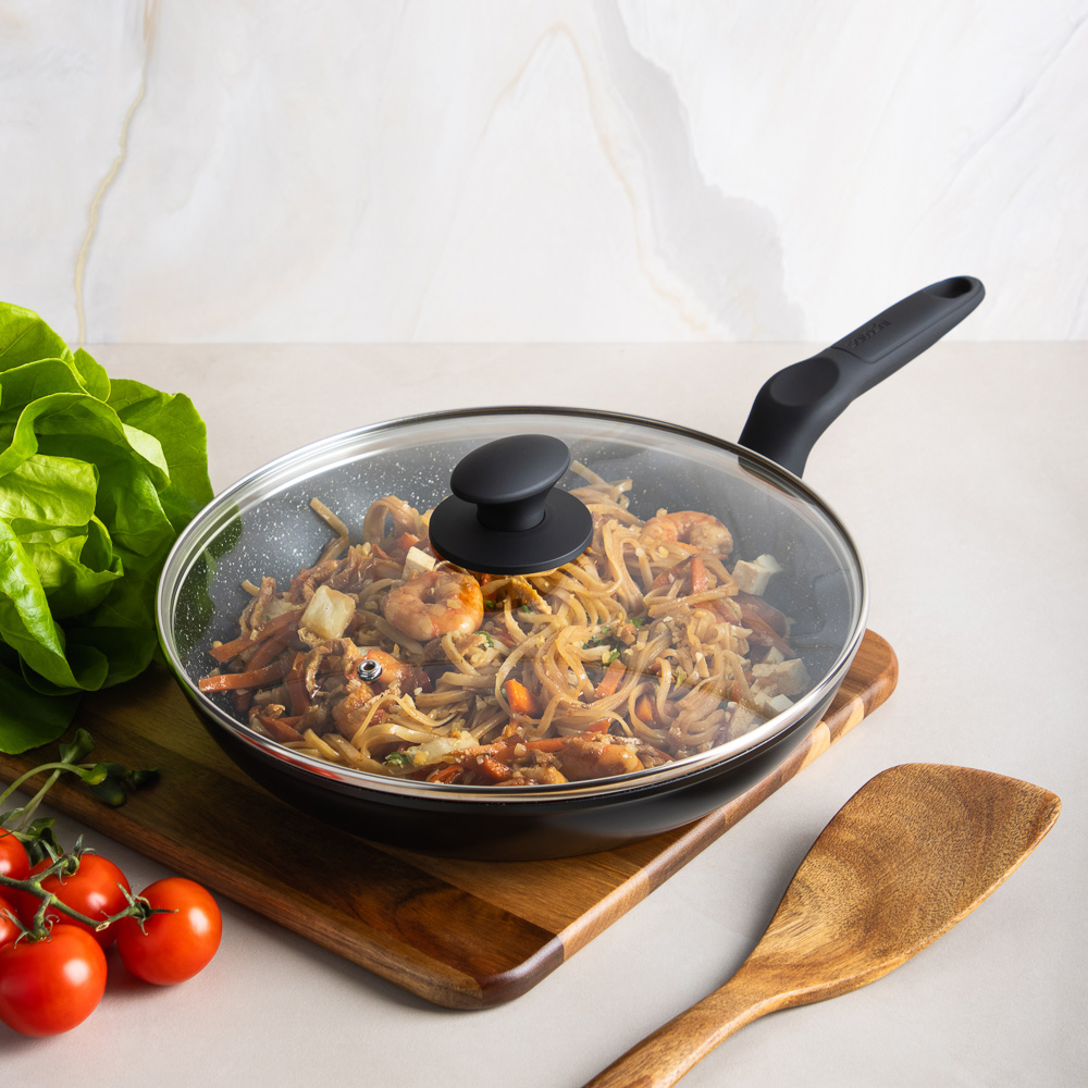 SATOSHI Стоун Сковорода литая с крышкой d28см, антипригарное покрытие мрамор, индукция, арт.№ 846-677