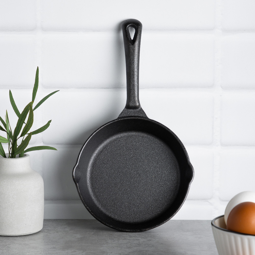 VETTA Сковорода чугун, 2 слива, d15,5см, индукция, арт.№ 808-001