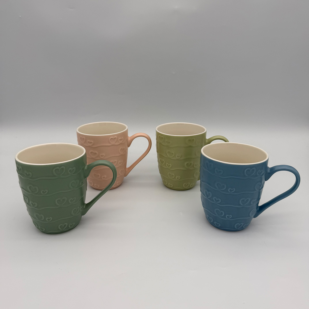 Кружка Сердечки тм MILLIMI, 370мл, 4 цвета, фарфор, арт.№ 806-505