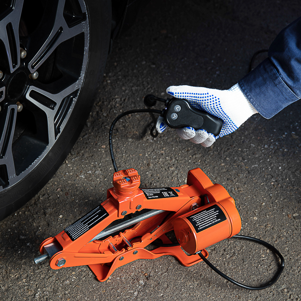 ЕРМАК Домкрат электрический 3 т, 12В, 120-420 мм, 100 Вт, в кейсе, х/б перчатки с ПВХ, арт.№ 743-006