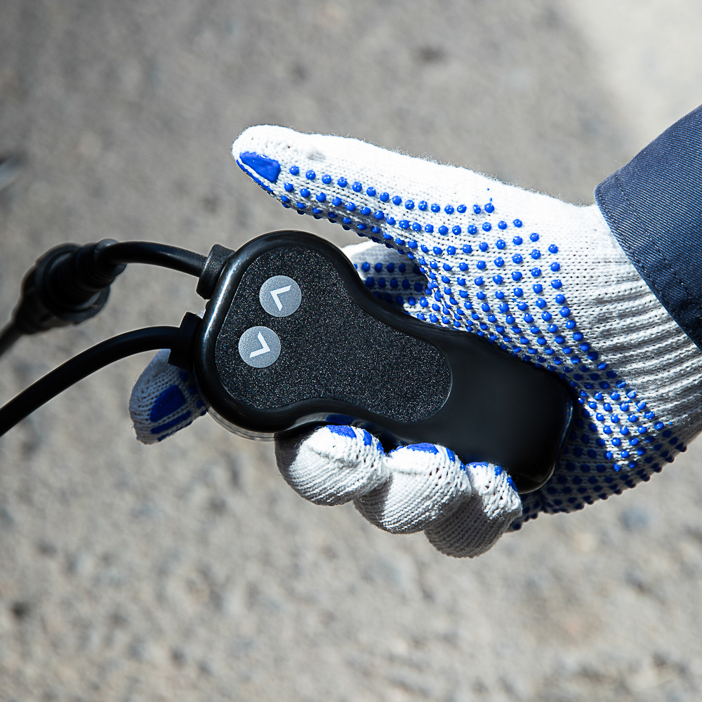 ЕРМАК Домкрат электрический 3 т, 12В, 120-420 мм, 100 Вт, в кейсе, х/б перчатки с ПВХ, арт.№ 743-006