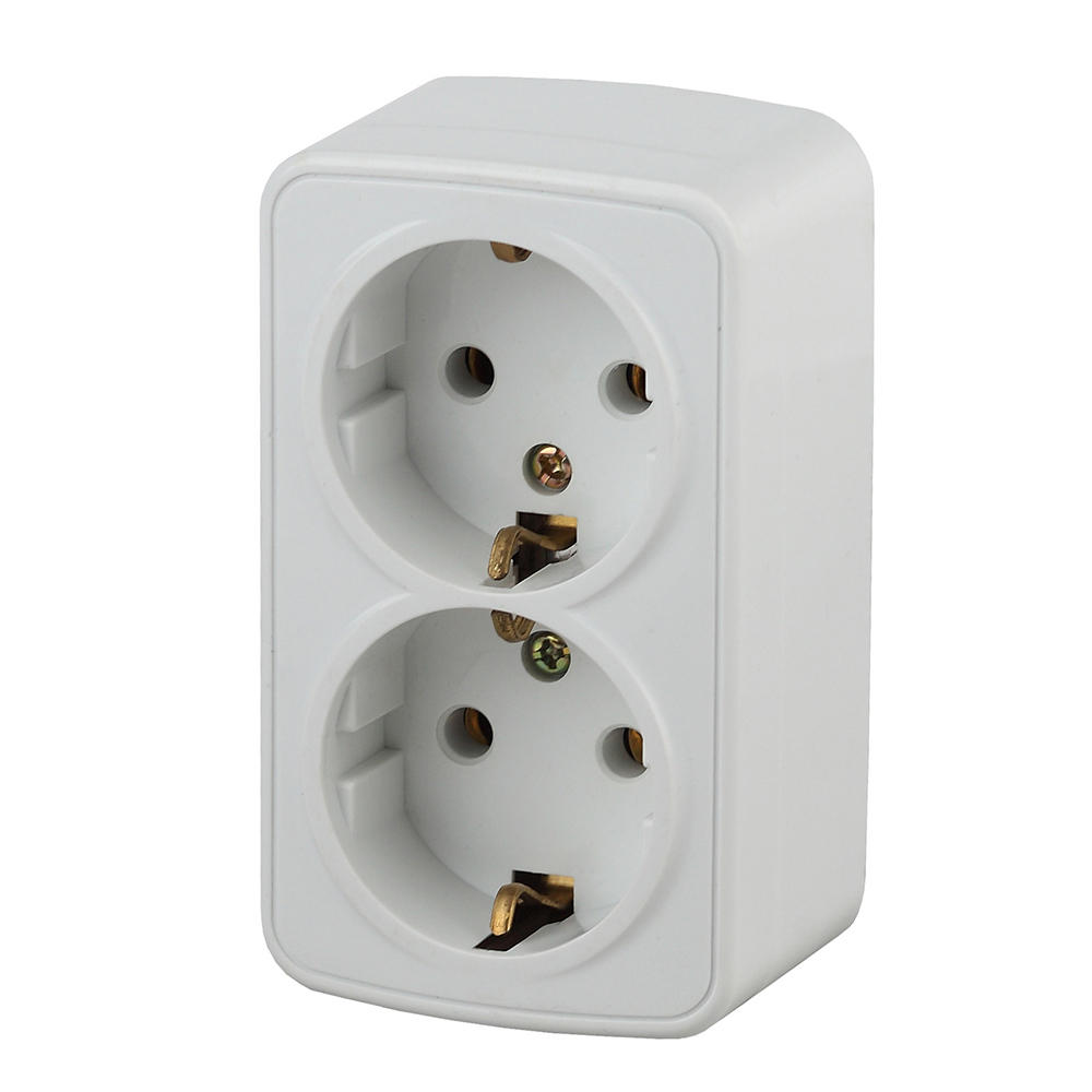 Розетка двухместная открытой установки Intro Polo с заз. 2х2P+E, 16А-250В, IP20, ОУ,3-204-01, белый, арт.№ 904-145