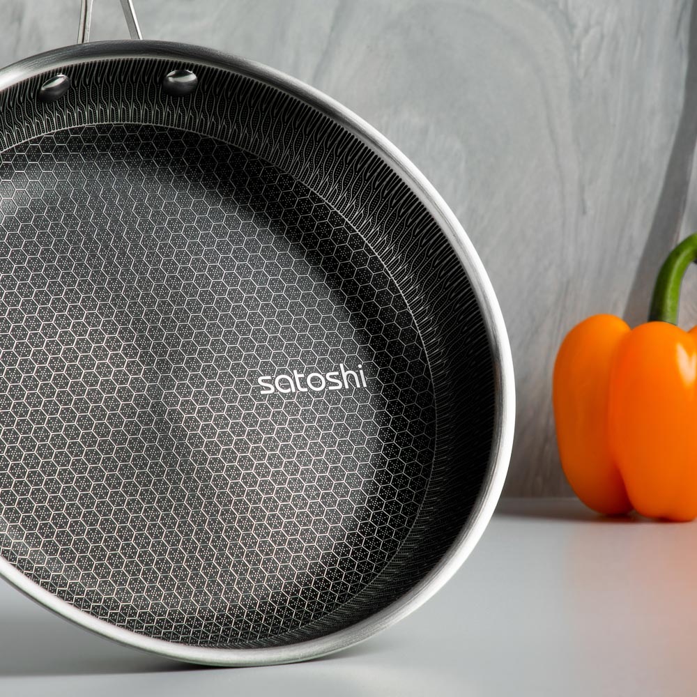 SATOSHI Савона Сковорода Triply 3-х слойная 24х4,3см, нерж.сталь 18/10, антиприг.покр. "соты", инд, арт.№ 822-193