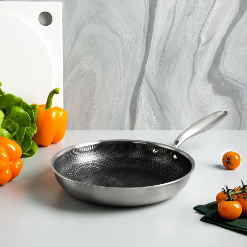 SATOSHI Савона Сковорода Triply 3-х слойная 26х5,0см, нерж.сталь 18/10, антиприг.покр. "соты", инд, арт.№ 822-195